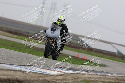 media/Nov-29-2025-TrackDaz (Sat) [[10ae2d9bce]]/B Group/Session 4 (Wheelie Bump)/